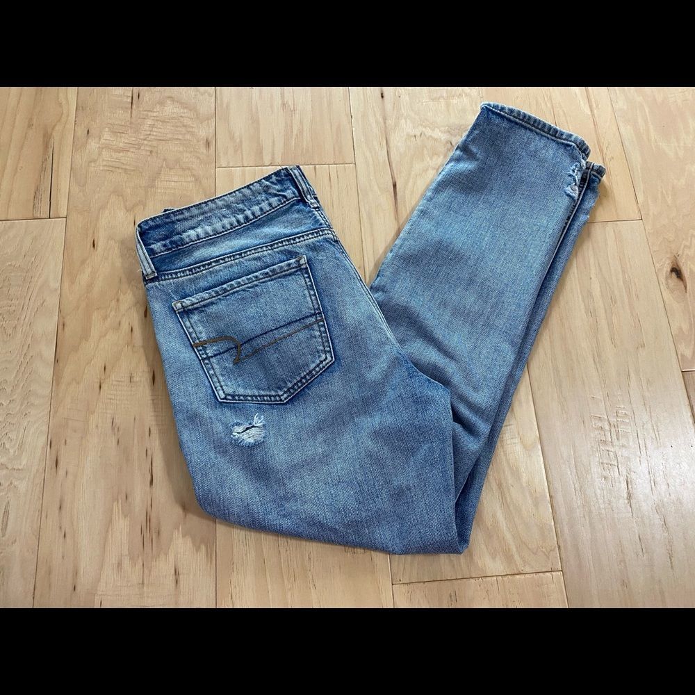 American Eagle Outfitters Blue Distressed Ankle Jeans Sz 8 - Picture 10 of 11